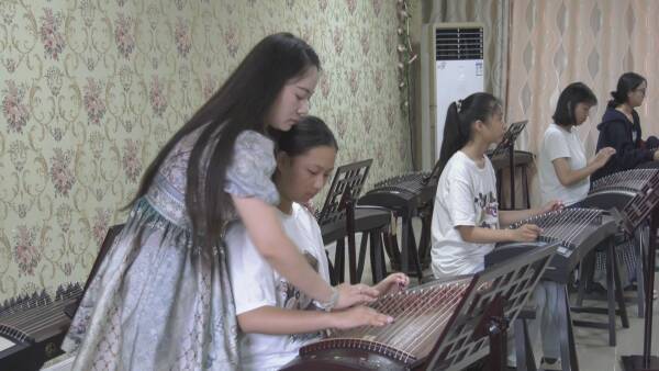 打破质疑!泗洪这位美女老师你认识吗?(图3)