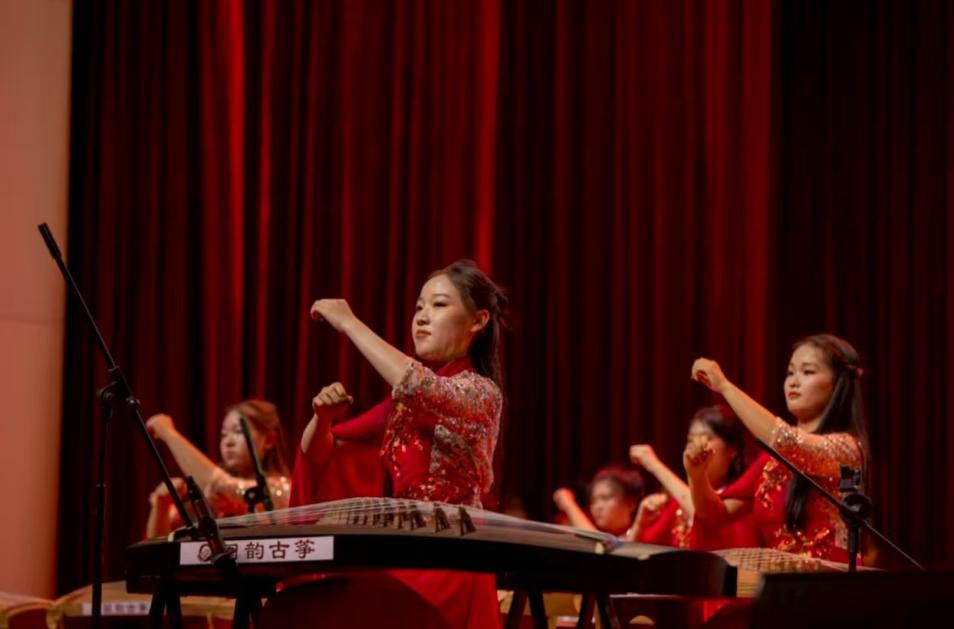 齐河国韵古筝与山东师范大学鹿鸣筝乐团实践基地揭牌仪式礼成(图3)