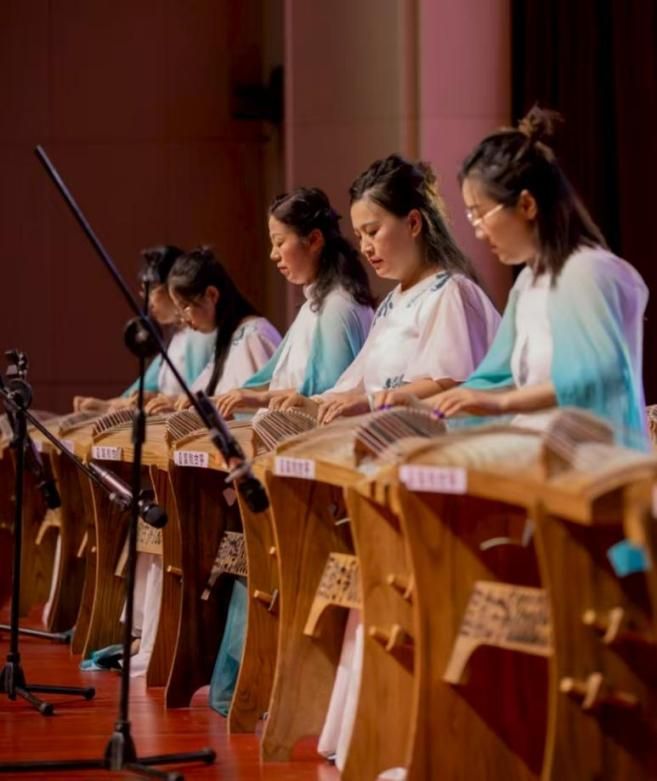 齐河国韵古筝与山东师范大学鹿鸣筝乐团实践基地揭牌仪式礼成(图7)