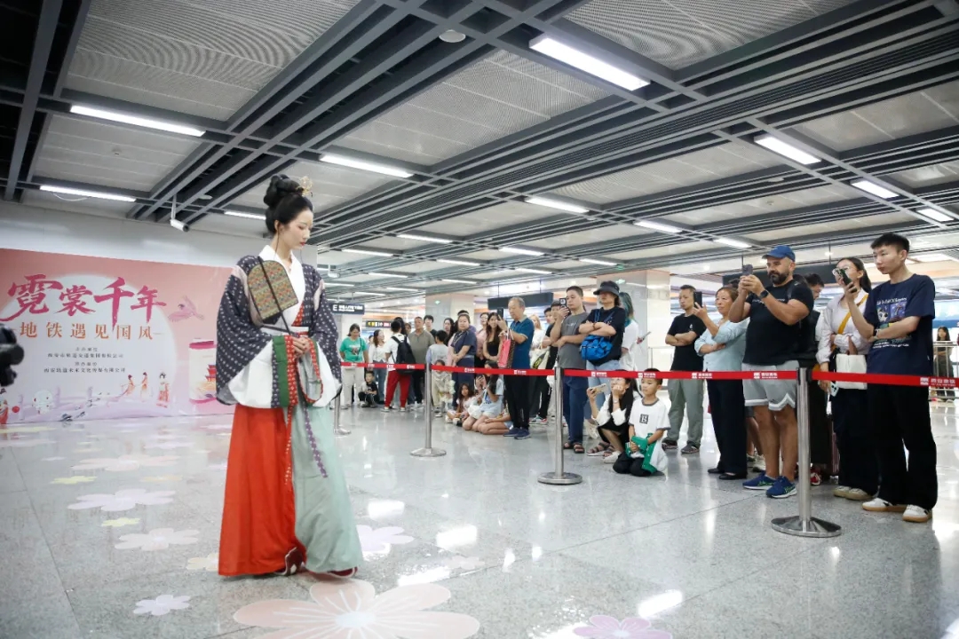 衣冠承礼乐国风入地铁丨“霓裳千年——地铁遇见国风”主题活动启幕(图4)