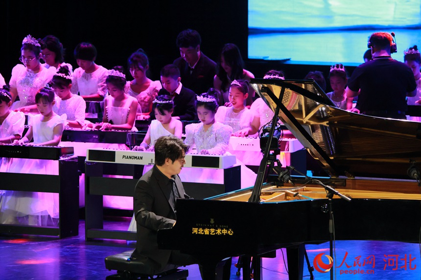 郎朗石家庄奏响“浪漫琴缘”：指尖流淌经典公益传递美育温度(图5)