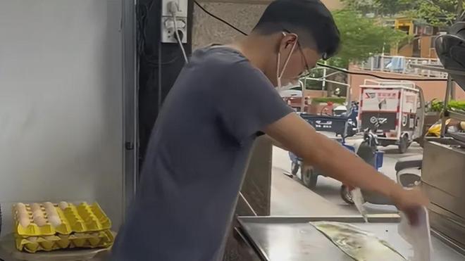 生育率下降钢琴老师转行卖肠粉还有哪些行业受到冲击呢?(图1)