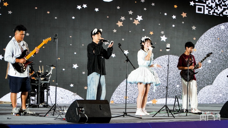 国风乐器“圈粉”青年非遗手艺“焕新”舞台(图2)