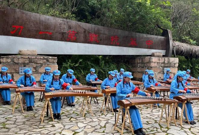 铭记九一八：筝之道教师喜峰口奏响《大刀进行曲(图2)