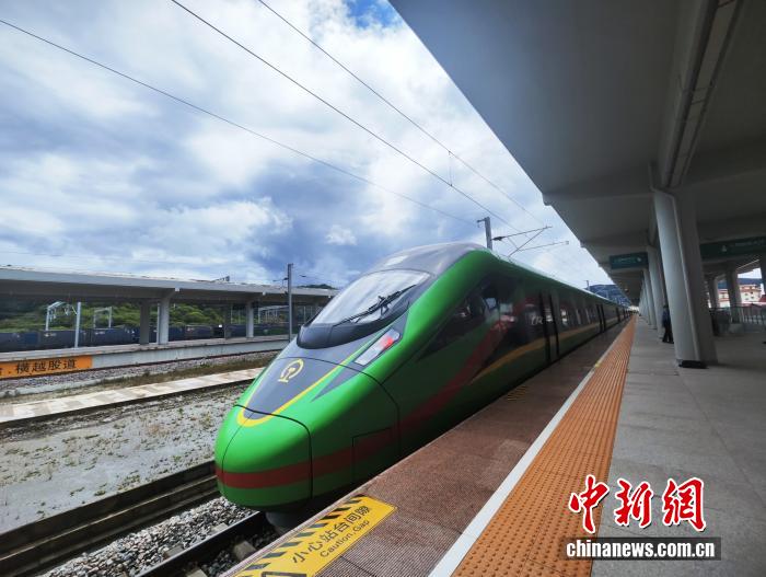 既有速度又有温度！中老铁路架起跨国求学“连心桥”(图6)