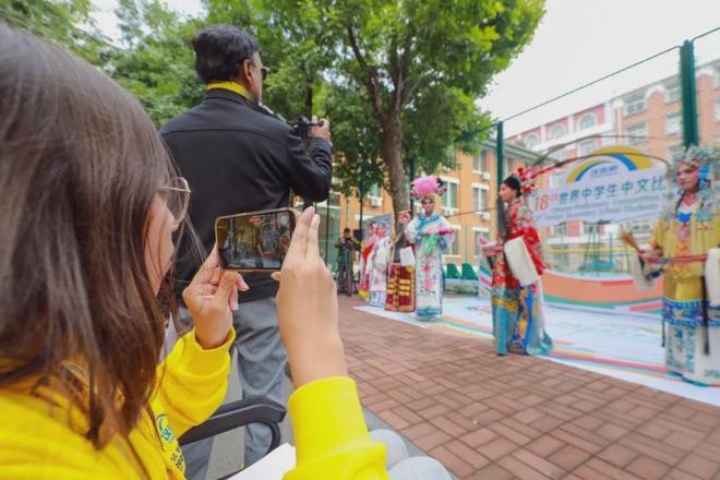 “汉语桥”选手漫步五大道领略万国风光于非遗中体悟传统文化(图5)