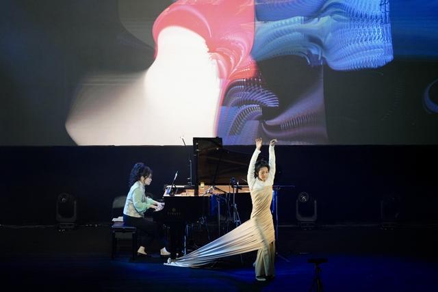 光影与琴音共舞长宁以“Xin”迎宾(图1)