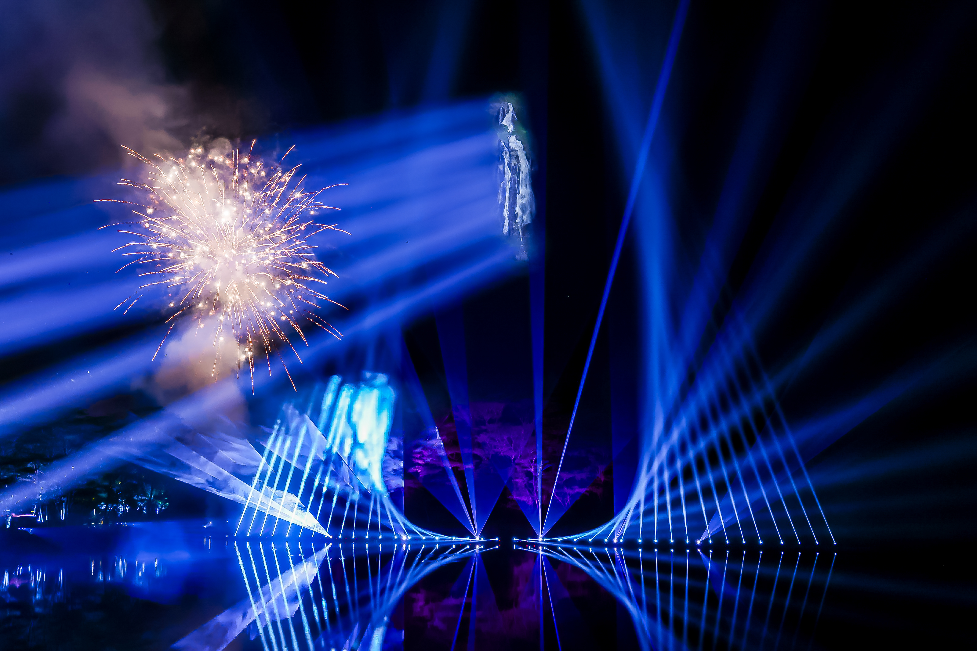 珠江钢琴牵手白水寨开启景区夜游新体验(图3)