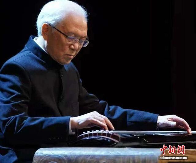 古琴演奏家龚一：琴音当随时代(图1)