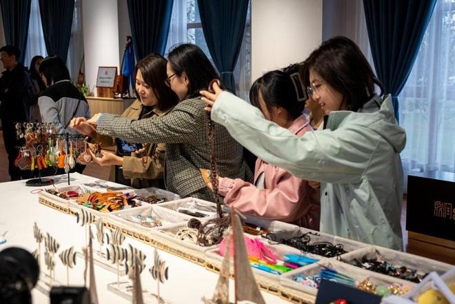 感知幸福中国行非遗“活”在社区奏响民族团结新乐章(图5)