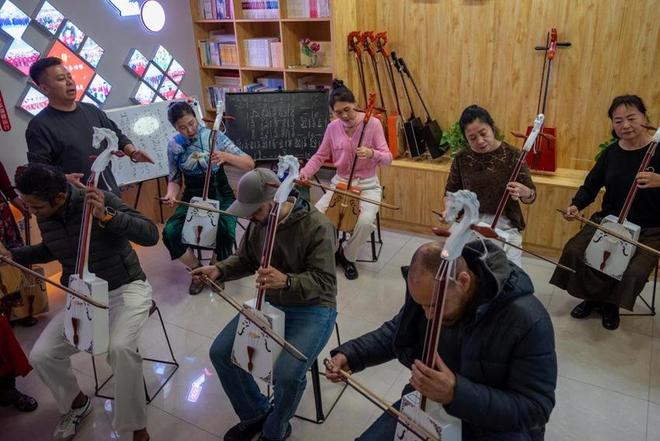 感知幸福中国行非遗“活”在社区奏响民族团结新乐章(图12)