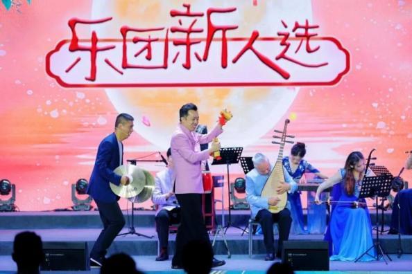 方锦龙李菁领衔跨界国乐相声秀成都将演(图2)