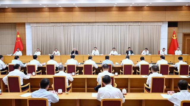 “加力冲刺”与“弹好钢琴”(图1)