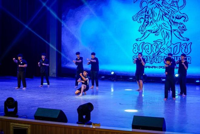 2025中国—东盟教育交流周职业教育国际合作暨“心系四海文通东盟”国际文化交流大使展演活动在安顺职院举行(图5)