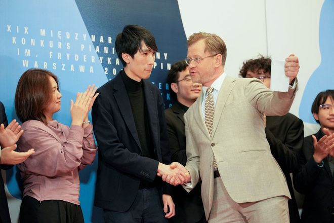 萧邦国际钢琴比赛美籍华裔钢琴家陆逸轩夺冠华人包办头三甲!(图3)