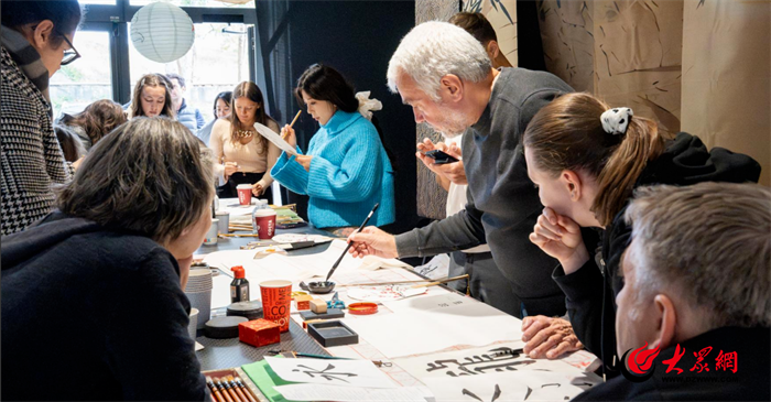 菏泽汉服添彩保加利亚“天涯共此时-中秋诗会”_定陶_大众网(图1)