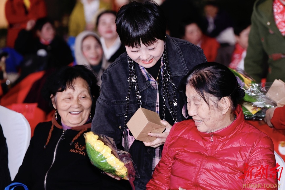 重阳“新”风盛“三代”共绘文明锦绣卷(图4)