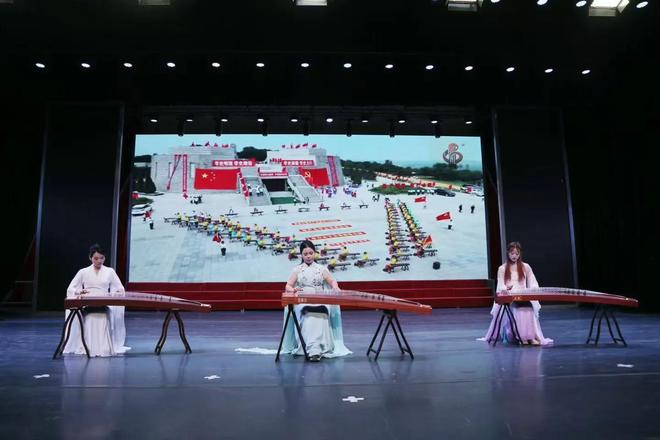 古筝演奏家吕珍赴新疆生产建设兵团第九师白杨市开展文化交流活动(图4)