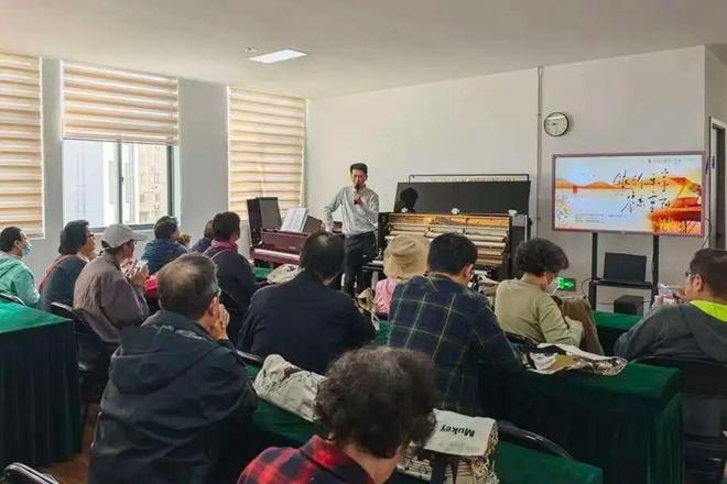 老有所学、老有所乐！杨浦这群长者踏上钢琴探秘之旅(图2)