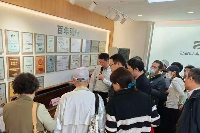 老有所学、老有所乐！杨浦这群长者踏上钢琴探秘之旅(图3)