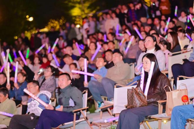 他们从校园走向广场狮子山下声动“爱乐之城”!(图2)