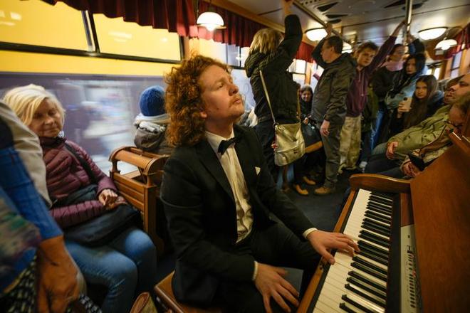 日媒：华人闪耀肖邦国际钢琴赛(图1)