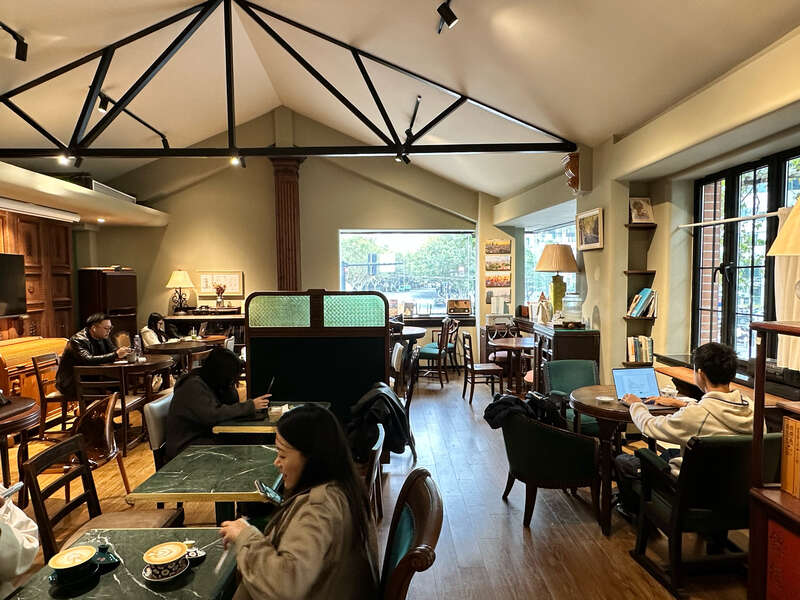 “试验田”里长出“长红”店铺上海长宁滋养青春经济新业态(图1)