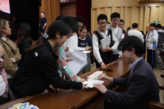 黑白琴键之间南模学生与钢琴家“无界对话”(图6)