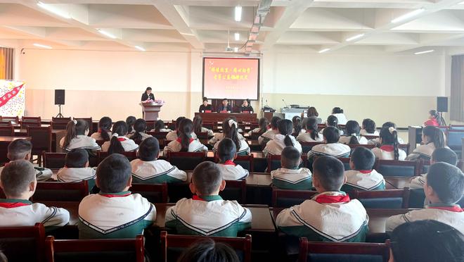 托里县举行“侨暖托里同心助学”教育公益捐赠仪式(图1)