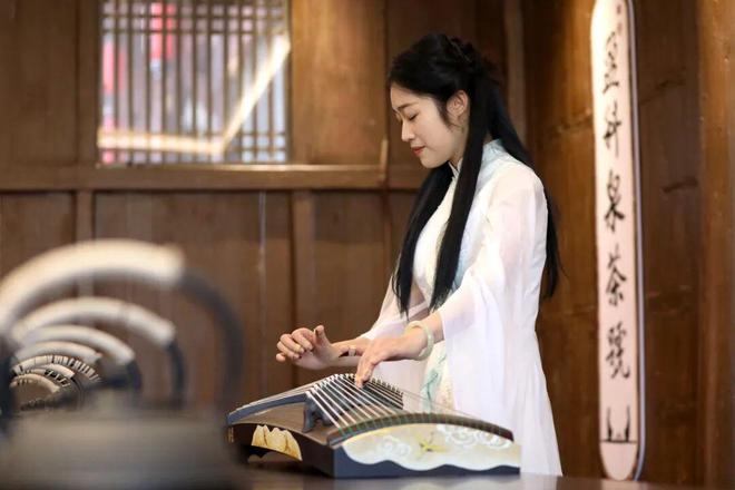 宜丰茶体验馆美女古筝声声响!(图2)