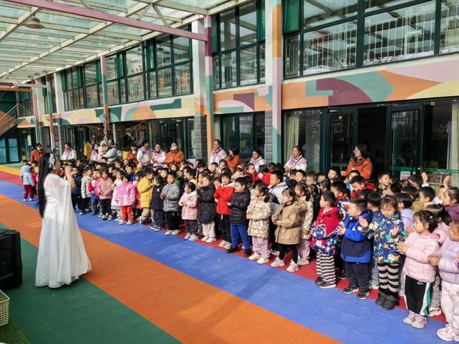 古韵润童心潍坊高新区双语幼儿园开展传统文化体验活动(图1)