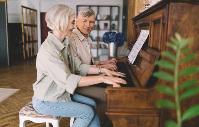 常听音乐“老得慢”(图1)