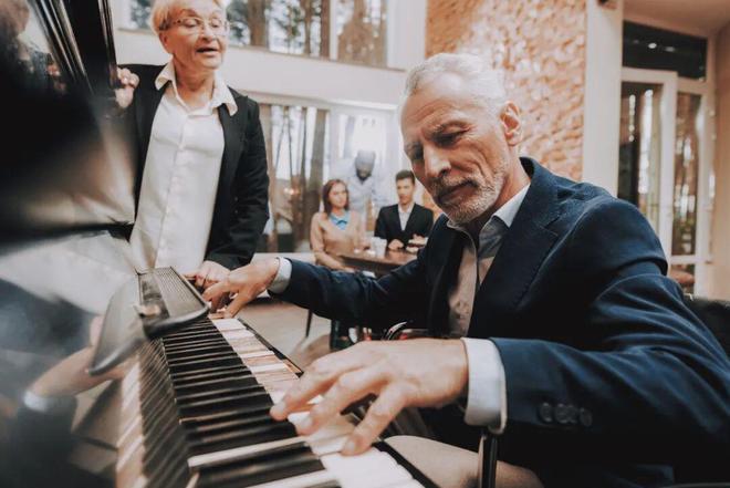 常听音乐“老得慢”(图2)