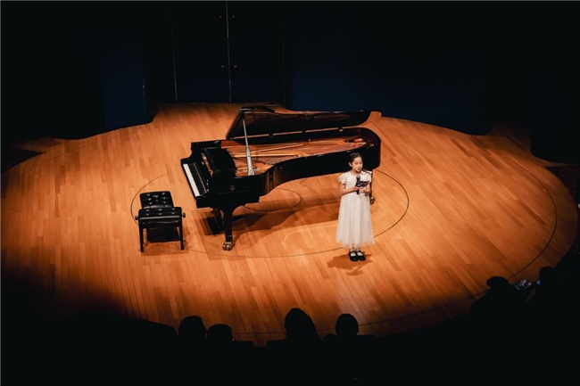 陈天一师生钢琴演奏会在上海东方艺术中心开演(图1)