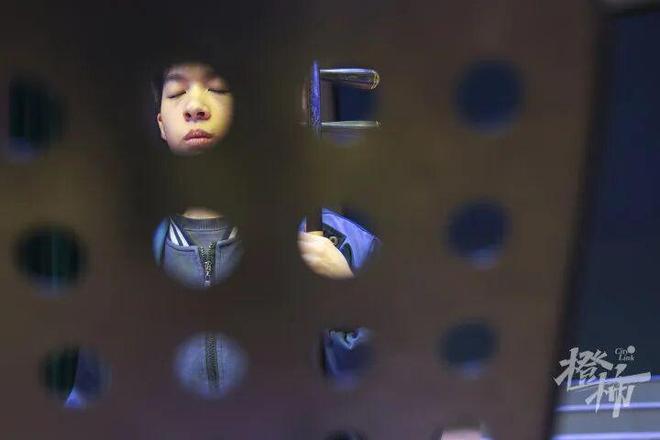 杭州这场新年演出打动很多人！四个听障孩子用一个半月学会拉二胡(图9)