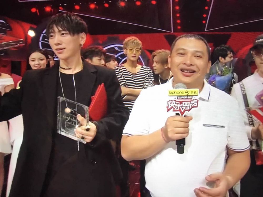 科技晚报:百立丰宣布从360接管大神手机星空琴行全国闭店(图1)