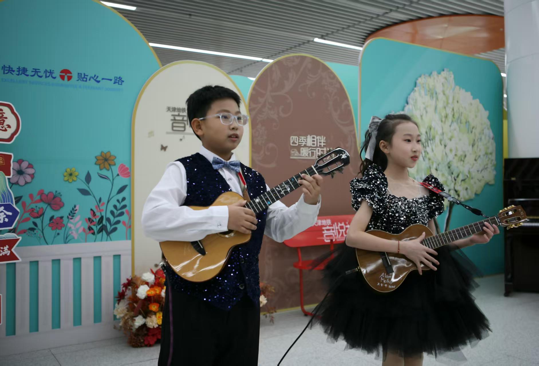 天津地铁“钢琴剧场”奏响文化新乐章(图1)