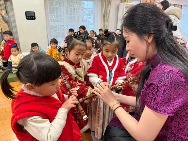 萌娃遇国乐！藏在幼儿园里的非遗盛宴(图2)