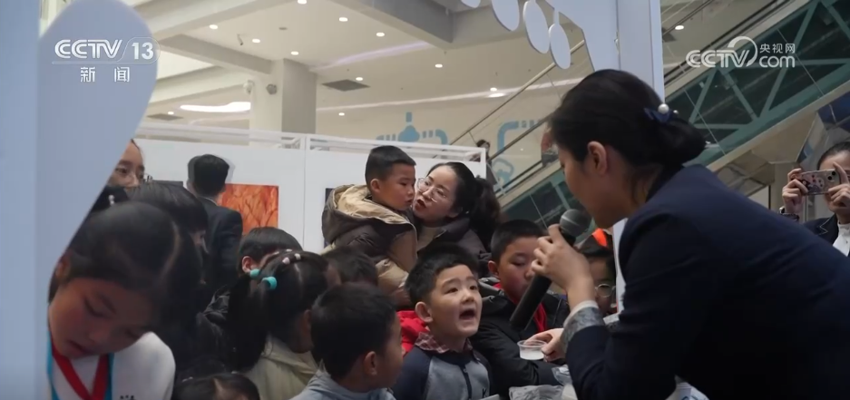 演出“上线”、开设艺术自习室……各地公共文化服务不断“上新”添彩美好生活(图1)