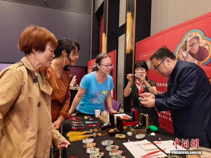 民乐、非遗亮相京味文化“圈粉”高雄民众(图1)