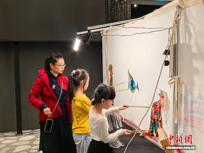 民乐、非遗亮相京味文化“圈粉”高雄民众(图2)