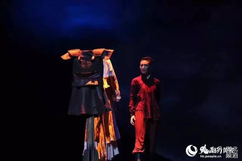 黄陂文化磅礴呈现众人看得热血沸腾！舞剧《花木兰》琴台上演。(图2)